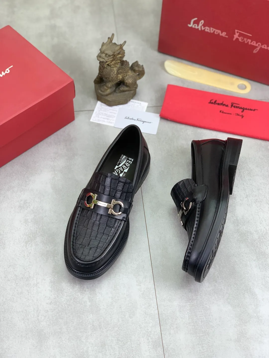 Men's Men's Shoes 💰P540💰[New Style] Water-dyed Niuli 🆘[Salvatore Ferragamo] Ferragamo's latest casual business leather shoes for men! Available at counters simultaneously! The fabric is made of specially imported original calfskin, the lining is made of imported water-dyed cowhide, and the original combination outsole is absolutely luxurious and leads the fashion trend. Matching code: 39-44 (38 45 customized) black optional